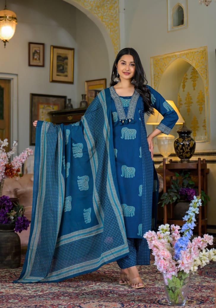 Elegant Heavy Cotton Kurti Pant Set with Sequence Work Dupatta - Image 7