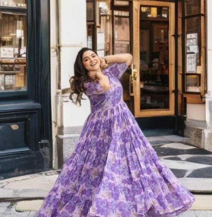 Elegant Georgette Printed Gown with Fancy V-Neck – 6 Meter Flair & Full Lining